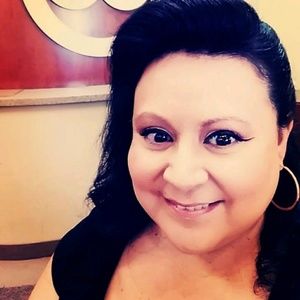 Meet your Posher, Juanita